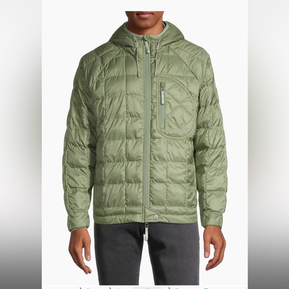 Current style mens puffer